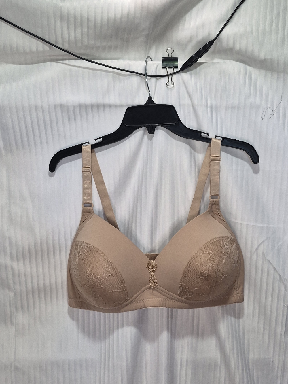 Nude Lace-Accent Everyday T-Shirt Bra 44D